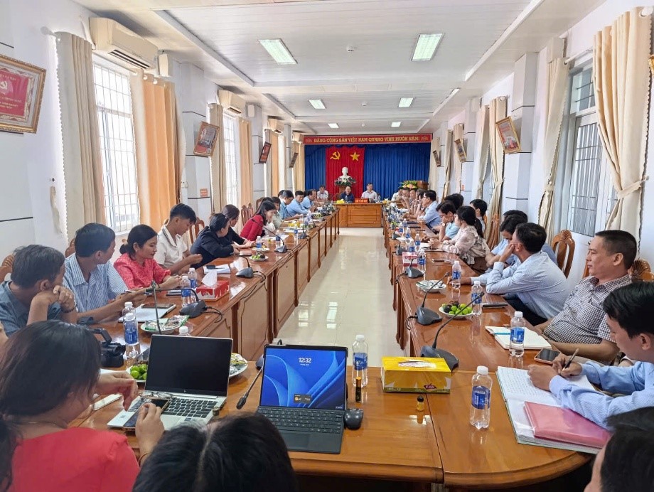 Đoàn công tác Trường Đại học Bạc Liêu khảo sát, làm việc tại xã Trần Văn Thời, tỉnh Cà Mau